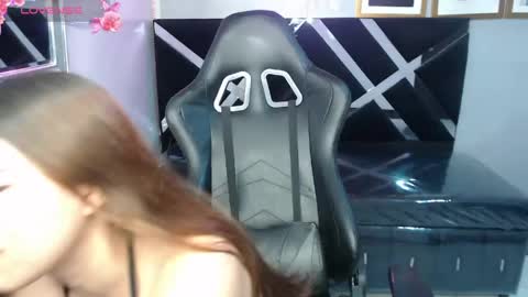 Snapshot of alesia_v chatting on May 5, 2026, 3:03 am Live 1000pm 600am COLOMBIAN HOUR online show from May 5, 2026, 3:03 am