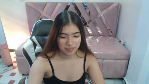 Snapshot of alesia_v chatting on June 8, 2026, 3:18 am Live 1000pm 600am COLOMBIAN HOUR online show from June 8, 2026, 3:18 am