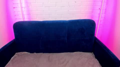 alessakiss online show from November 15, 2025, 9:17 am