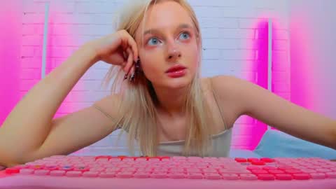 Snapshot of alessakiss chatting on June 13, 2026, 2:20 am alessakiss online show from June 13, 2026, 2:20 am