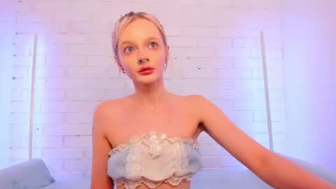 Snapshot of alessakiss chatting on June 21, 2026, 2:36 am alessakiss online show from June 21, 2026, 2:36 am