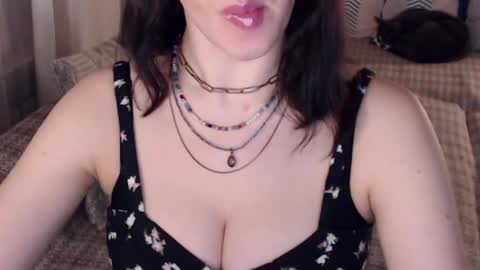 Sandra online show from March 12, 2025, 2:56 pm