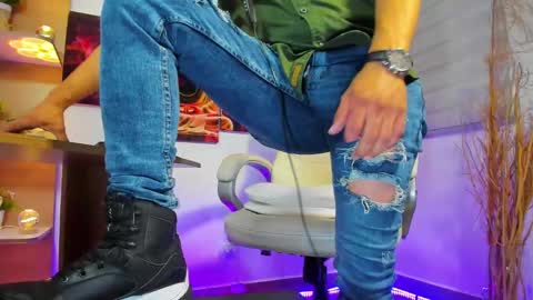 ALESSANDRO  WYE online show from January 20, 2025, 9:13 am