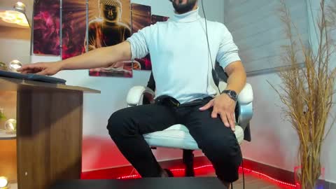 ALESSANDRO  WYE online show from February 17, 2025, 11:02 am