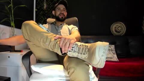 ALESSANDRO  WYE online show from September 28, 2025, 8:31 am