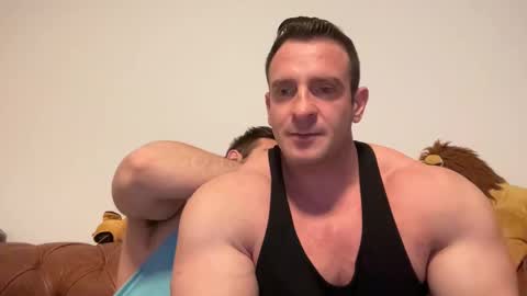 Alessandrobuilder online show from March 7, 2025, 11:05 pm