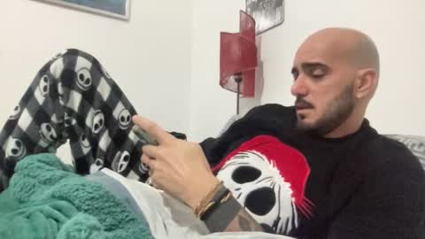 alessandromori91 online show from December 14, 2025, 7:40 pm