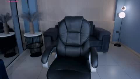 ALESSA ROMERO  online show from October 4, 2025, 8:07 pm