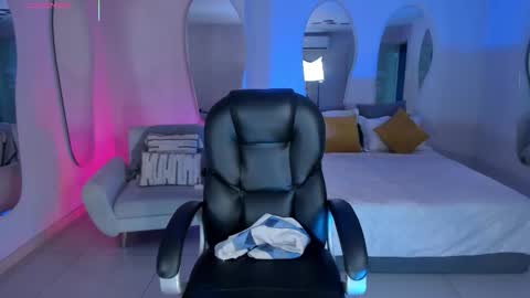 ALESSA ROMERO  online show from December 22, 2025, 7:44 pm