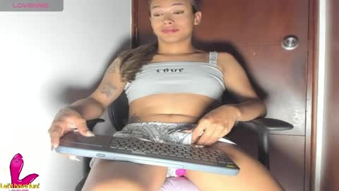 Snapshot of alessia28__ chatting on April 30, 2026, 1:23 am Alessia online show from April 30, 2026, 1:23 am