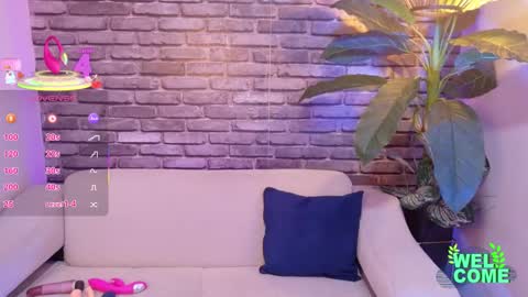 Sara online show from October 14, 2025, 9:04 pm