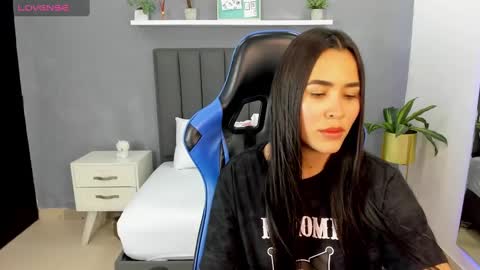 A L E S S I A online show from February 18, 2025, 8:03 pm