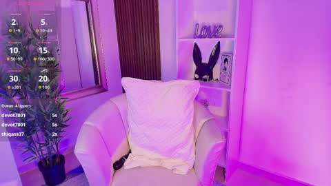 Alejandra  online show from April 19, 2026, 6:10 pm