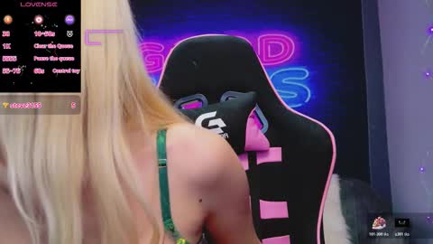 alessiacroft online show from November 5, 2025, 5:51 am