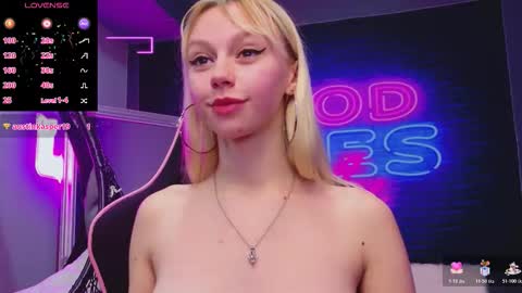 alessiacroft online show from November 21, 2025, 6:23 am