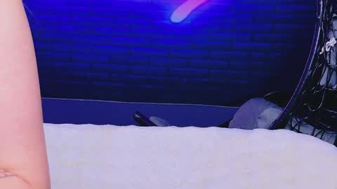 Snapshot of alessiacroft chatting on May 20, 2026, 4:07 am alessiacroft online show from May 20, 2026, 4:07 am