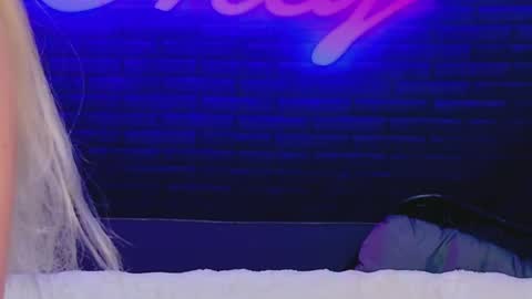 Snapshot of alessiacroft chatting on June 9, 2026, 4:02 am alessiacroft online show from June 9, 2026, 4:02 am