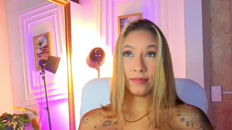 Alessia online show from April 20, 2026, 10:07 am