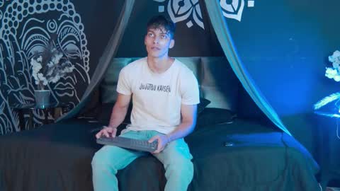 Snapshot of alessiovitale chatting on November 7, 2025, 1:00 pm Alessio online show from November 7, 2025, 1:00 pm