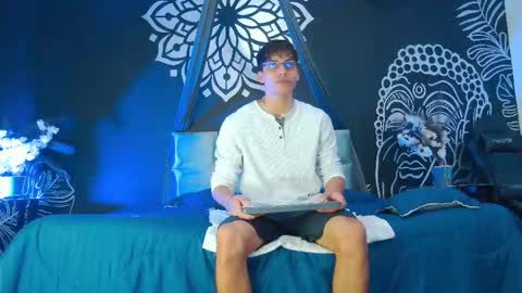 Snapshot of alessiovitale chatting on January 8, 2026, 12:07 pm Alessio online show from January 8, 2026, 12:07 pm