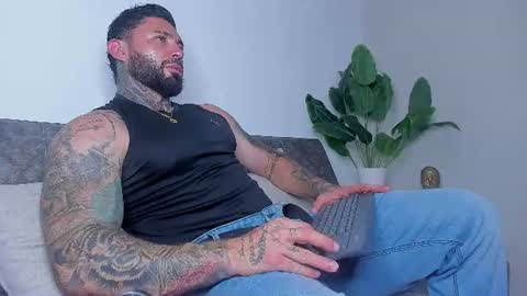 Snapshot of alessrose22 chatting on June 17, 2026, 7:37 pm Aless Rose online show from June 17, 2026, 7:37 pm