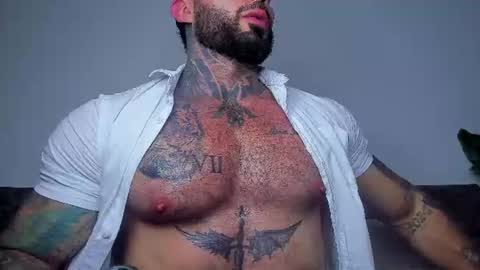 Snapshot of alessrose22 chatting on June 19, 2026, 1:32 am Aless Rose online show from June 19, 2026, 1:32 am