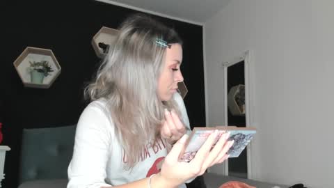 Snapshot of alesys69 chatting on December 8, 2024, 10:47 pm alesys69 online show from December 8, 2024, 10:47 pm