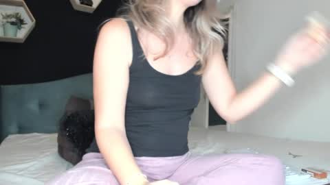 Snapshot of alesys69 chatting on January 4, 2025, 12:37 am alesys69 online show from January 4, 2025, 12:37 am