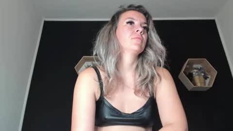 Snapshot of alesys69 chatting on September 23, 2025, 10:02 pm alesys69 online show from September 23, 2025, 10:02 pm