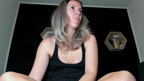 Snapshot of alesys69 chatting on October 18, 2025, 10:21 pm alesys69 online show from October 18, 2025, 10:21 pm
