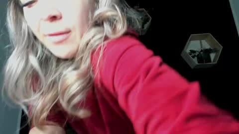 alesys69 online show from April 18, 2026, 9:59 pm