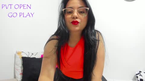 Alejandra online show from January 25, 2025, 7:39 pm