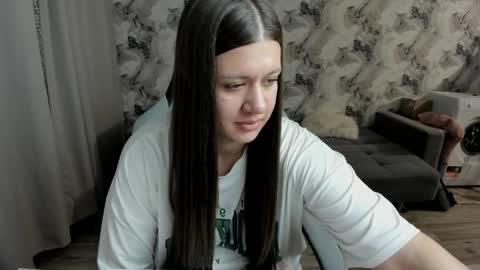 Aletta Oushen online show from April 1, 2026, 2:03 pm