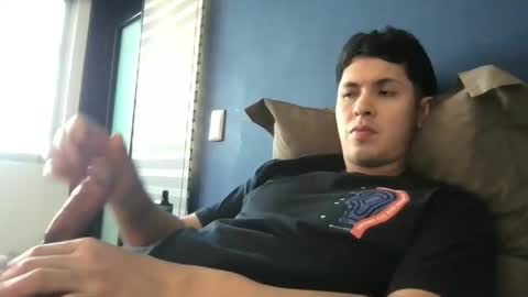 alex20mndz online show from March 22, 2026, 8:12 pm