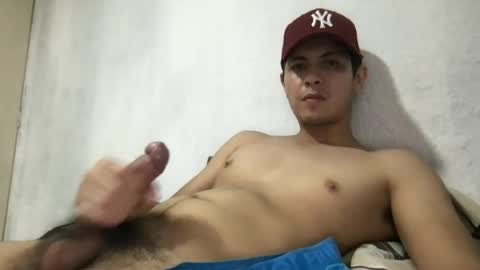Snapshot of alex20mndz chatting on June 26, 2026, 1:21 am alex20mndz online show from June 26, 2026, 1:21 am