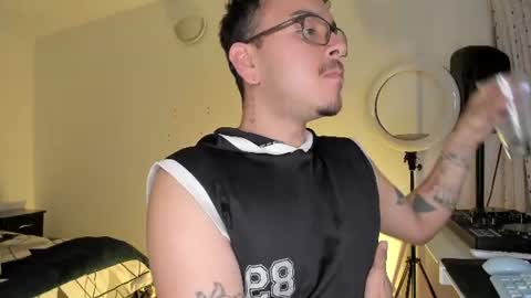 Snapshot of alex__montesco chatting on July 15, 2026, 11:21 pm Alex online show from July 15, 2026, 11:21 pm