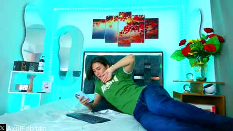 sneider online show from February 23, 2025, 7:07 pm