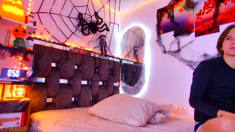 sneider online show from October 21, 2025, 8:53 pm