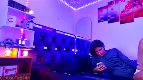 sneider online show from November 16, 2025, 8:36 pm