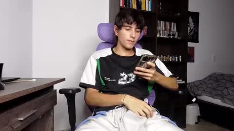 alex_connorr online show from November 2, 2025, 10:56 pm