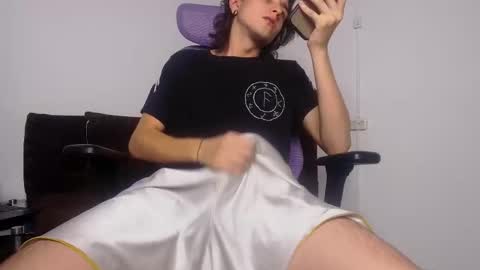 Snapshot of alex_connorr chatting on June 5, 2026, 10:15 pm alex_connorr online show from June 5, 2026, 10:15 pm