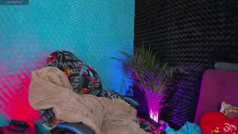 Alex Leyrer  online show from April 22, 2026, 12:46 am