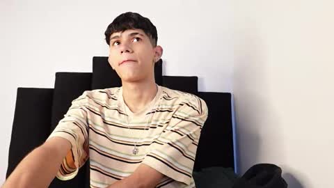 Snapshot of alex_mark_ chatting on October 3, 2025, 2:14 pm alex_mark_ online show from October 3, 2025, 2:14 pm