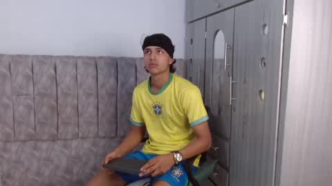 Snapshot of alex_martin47 chatting on April 24, 2026, 8:55 pm alex online show from April 24, 2026, 8:55 pm