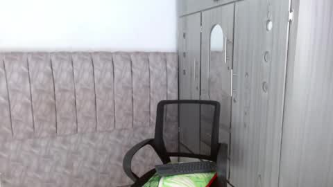 Snapshot of alex_martin47 chatting on May 19, 2026, 9:32 pm alex online show from May 19, 2026, 9:32 pm