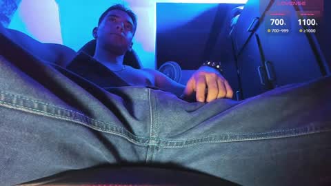 Snapshot of alex_smith0 chatting on December 7, 2024, 3:25 am online show from December 7, 2024, 3:25 am