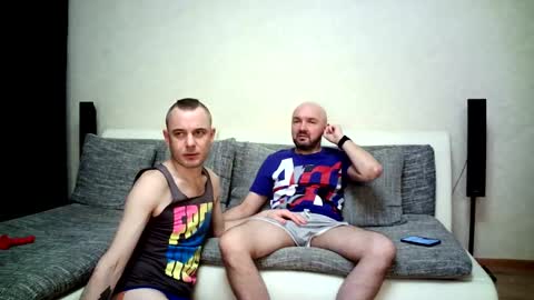 Alex and Tobey online show from December 15, 2025, 6:39 am