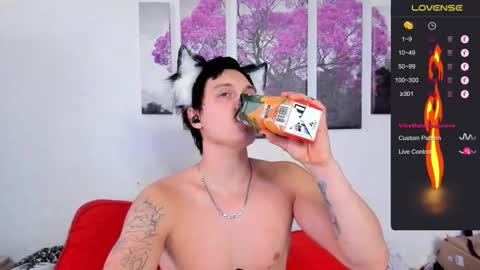 Alex WandHot online show from November 1, 2025, 8:49 am