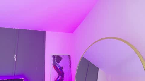 alexa_bue online show from September 10, 2025, 4:12 am