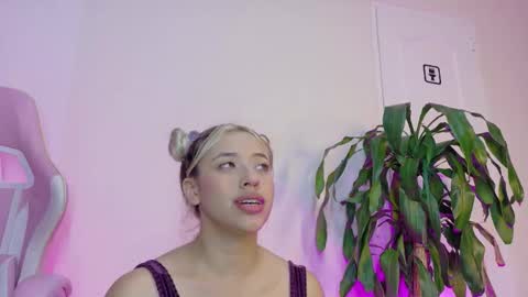 alexa_bue online show from October 8, 2025, 4:21 am